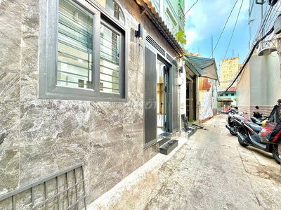 SIÊU PHẨM NHÀ XÂY MỚI 136/56/1 VẠN KIẾP. DT: 5 x 4,5m (3 LẦU)