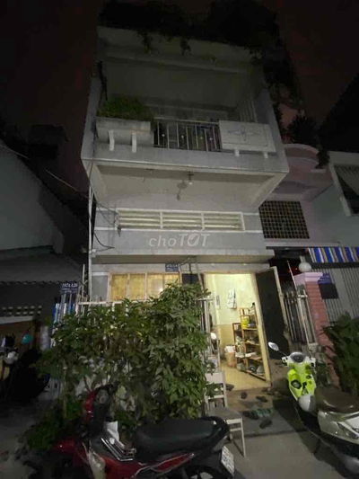 bán nhà Quận 3 - 60,5 m2 - hẻm ô tô tránh - 4,2x15 m