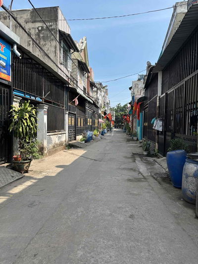 BÁN NHÀ TRỆT LẦU 3 PN GẦN CHỢ BÌNH THUẬN Đ. LÊ THỊ TRUNG 65,9M2 2,7 TY