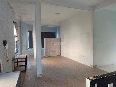 tầng 2 nhà mặt tiền đường Kỳ Đồng