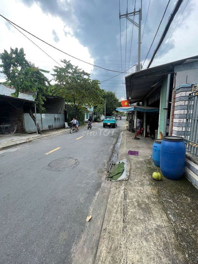 bán mặt tiền đường Nguyễn Thị Điệp 5x29m full thổ SH cầm tay