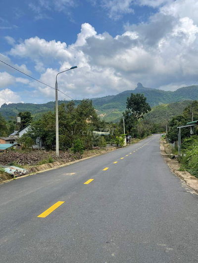 ĐẤT MẶT TIỀN NHỰA 8 X 30 M CẦN BÁN GẤP 950TR