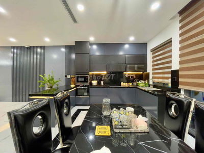 beautyfull house đối diện hồ bơi mỹ gia gói 8