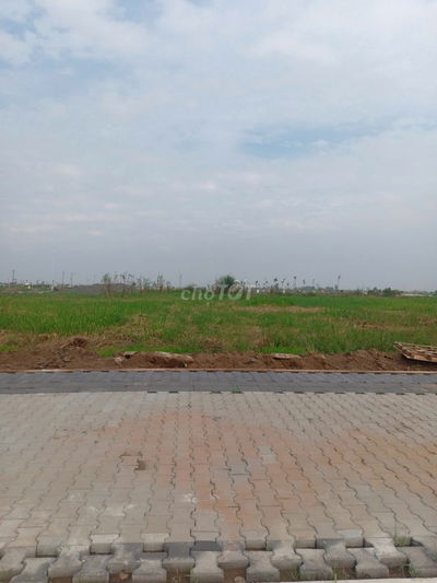 Chị chủ cần bán nền 90m2 (5x18m) Ở Bến Lức, Long An, Thương Thượng nhẹ