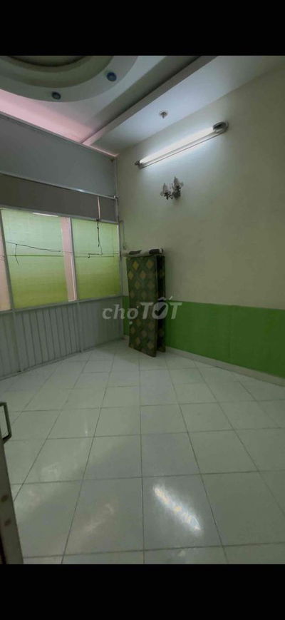 Phòng trọ 20m2 đường Trần Hưng Đạo, quận 5
