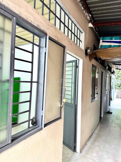 Phòng trọ trên lầu1 mt hẻm xh đ. Htphat gần Khu CX Tân thuận Q7 cũ