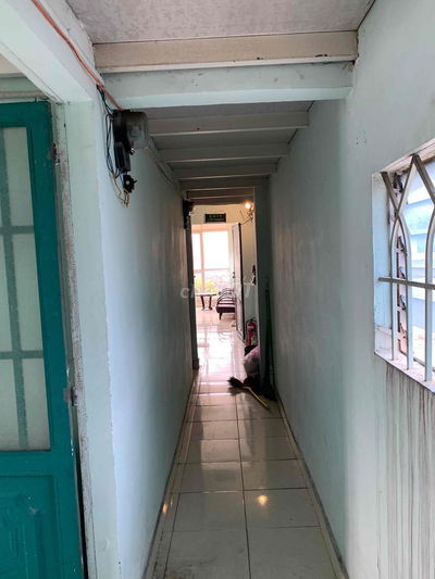 phong sạch thoáng 2 cửa sổ iên tĩnh tolet rieng giờ tự do