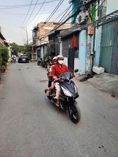 Cho thuê nhà nguyên căn 1 trệt,1 lầu.Đ.Phạm Hùng.DTSD 32m2. Hẻm xe hơi