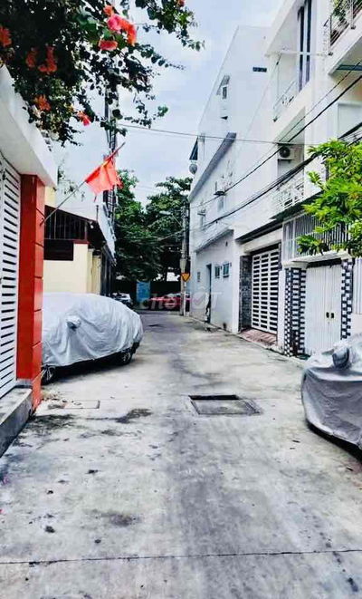 HẼM XE HƠI SANG XỊN KHU VIP NHỨT Q4 KHU CÔNG CHỨC KẾ BÊN CC Millennium