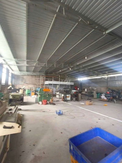 Cho thue kho xuong 400m le van khuong