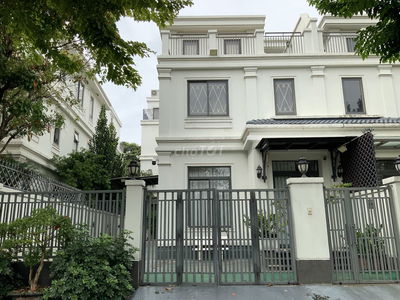 Nhà biệt thự song lập, mặt tiền sông, nở hậu, khu bán compound.