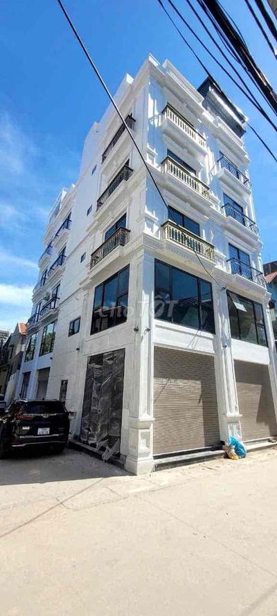 ANH EM CẦN BÁN NHÀ NGAY NHỔN KINH DOANH LÔ GÓC OTO TRÁNH CHỈ 9.999 TỶ