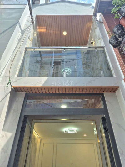 Nhà 2 tầng đường Đồng Đen Bàu Cát Tân Bình hẻm xe hơi tặng nội thất