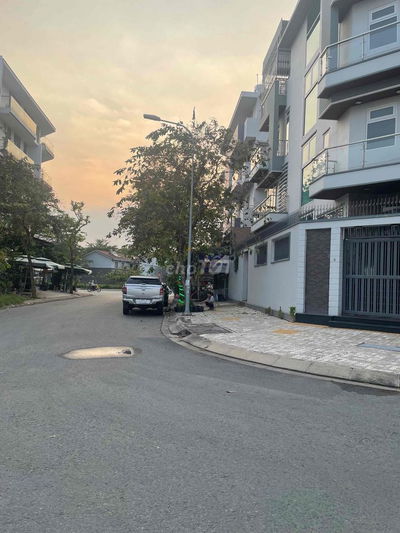 Bán Nhà Lớn 7x20 MT 20M Gần KDC Trung Sơn, Q7, 4 Tầng BTCT 8 Phòng 8WC