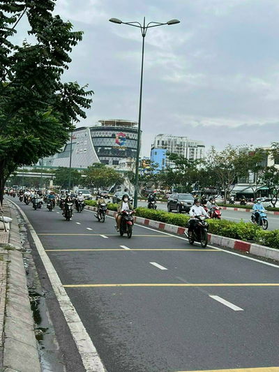 Bán nhà MT Trường Chinh, dt 9 x 25m, CN 220m2, Cấp 4, có HĐT 40tr/th