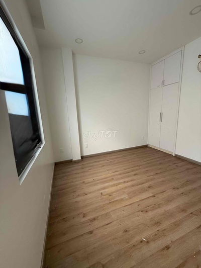 Cho thuê phòng trống và phòng có nội thất đầy đủ