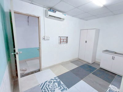 PHÒNG FULL NỘI THẤT 3TR - HẺM ĐỐI DIỆN TÒA NHÀ ETOWN, GẦN NHÀ GA T3