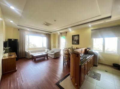 Cho thuê căn chung cư Nguyễn Biểu Q5, gần Q1, 2PN 2WC, thang máy