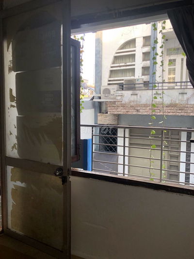 Phòng đúc lầu hai có cửa sổ ban công