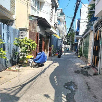 cần bán nhà hẻm xe hơi Trần xuân soạn Q7 giá cực rẻ