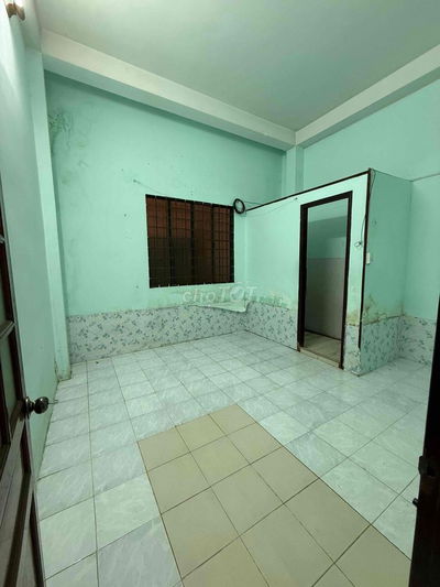 Nhà mặt tiền cho thuê phòng trống, xung quanh nhiều tiện ích tiện lợi