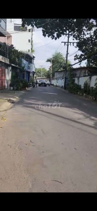 Hh 30 tr nhờ bán dùm căn nhà hẻm thông xe hơi p11 1 lững 1 lầu