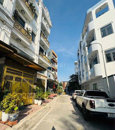 BÁN NHÀ NGÃ TƯ BỐN XÃ , HẺM 6M , 24M2 , 2 TẦNG