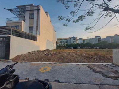 VIP LÁI THIÊU ĐẤT THE SEASONS 200M, TRUNG TÂM TIỆN ÍCH