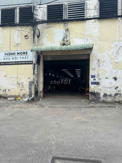 Kho kinh doanh các loại mặt hàng , hẽm cont quay đầu