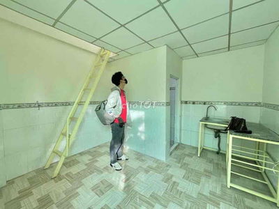 PHÒNG MỚI XÂY 100% _ Trệt Lầu _Có Máy Lạnh_ Cửa sổ Thoáng _ Có Nhà Xe