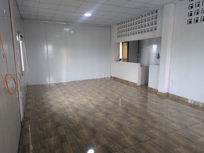 Em cho thuê nhà trọ 40m2, yên tĩnh thoáng mát, gần chợ thuận tiện