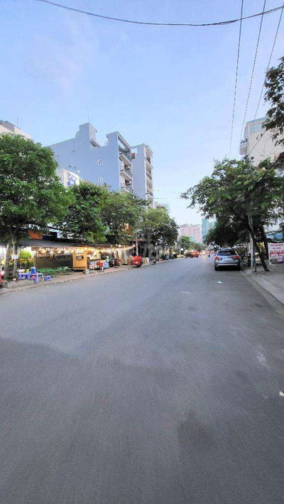 Nhà 3 tầng đường HUỲNH TẤN PHÁT