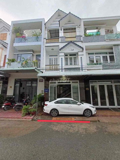 Bán nhà 1 trệt 2 lầu KDC Hưng Phú 1