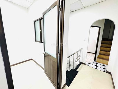 HIẾM bán nhà 2.5 Tầng Kiệt 3m Phan Châu Trinh vài bước ra ô tô