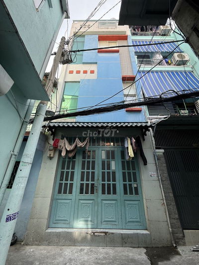 Phòng trọ 14m2 Đường Đoàn Văn Bơ Quận 4