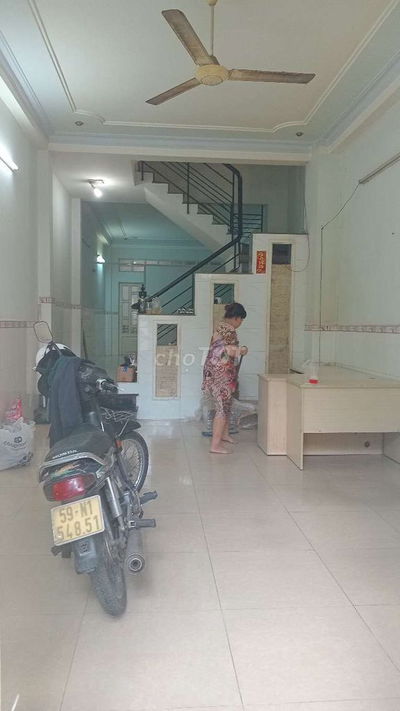 Cho Thuê Nhà 4x20. 4 tầng sẵn nội thất đường 36 Tên lửa 15 Triệu