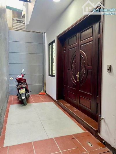 🔥 BÁN NHÀ PHỐ TRẠM – LONG BIÊN | HƠN 7 TỶ 🔥