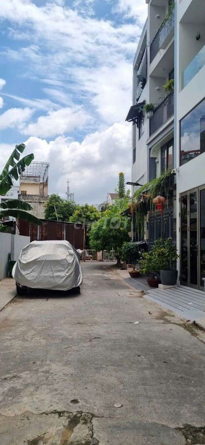 🎆Nhà mới đón Tết.4m x 13m x 3 tầng 4pn, hẻm xe hơi, Chỉ 5.65 tỷ