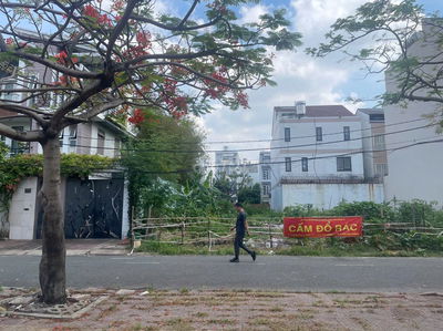 Bán gấp Nền biệt thự 10x20m khu Ao Sen - Tên Lửa