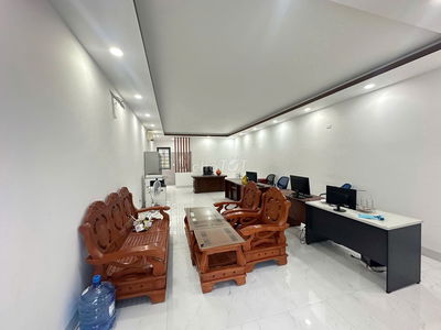 Cho thuê văn phòng, MB mặt tiền đường 7.5m gần Đại Học Kinh Tế, Mỹ An