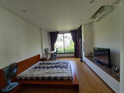 BIỆT THỰ SÂN VƯỜN 8*20 1T2L 4 PHÒNG 4WC CÓ GARA Ô TÔ NHÀ THOÁNG RỘNG