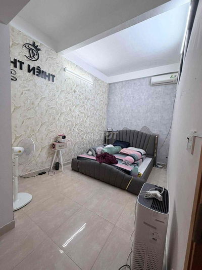 CÒN 2 PHÒNG TOLET RIÊNG HẺM OTO  CÓ SẴN MÁY LẠNH - LÊ QUANG ĐỊNH F1 GV