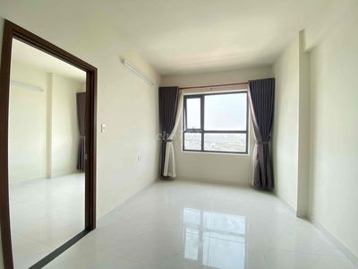 Căn hộ 2 phòng ngủ có sẵn 2 máy lạnh, nước nóng, rèm Green River