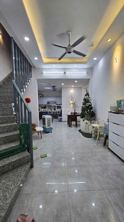 DT 4,5×12m – 1 trệt 2 lầu – 2PN 3WC - Nhà đẹp sạch sẽ.FULL NỘI THẤT