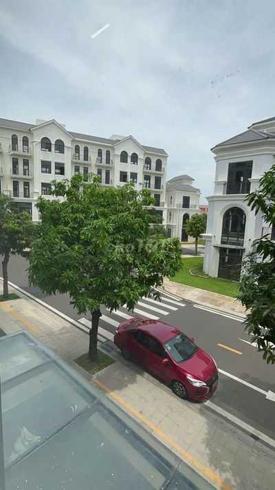 cho thuê nhà phố khu manhattan của vin Q9 giá chỉ 35tr có thang máy