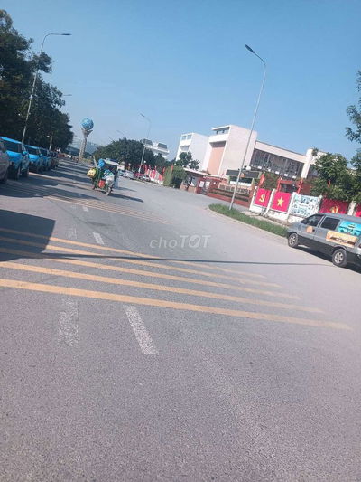 Quang Tiến 43 m2 - 4 tầng- nội thất đẹp - ôtô đỗ cổng - 7,5 tỷ.