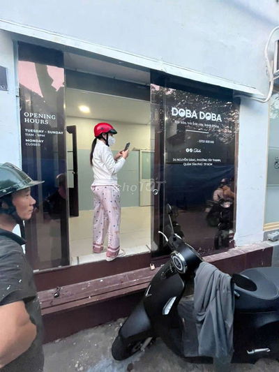 Cho Thuê Nhà có Phòng Tách Bếp Ngay Lê Trọng Tấn Kế HUIT 50m đi bộ