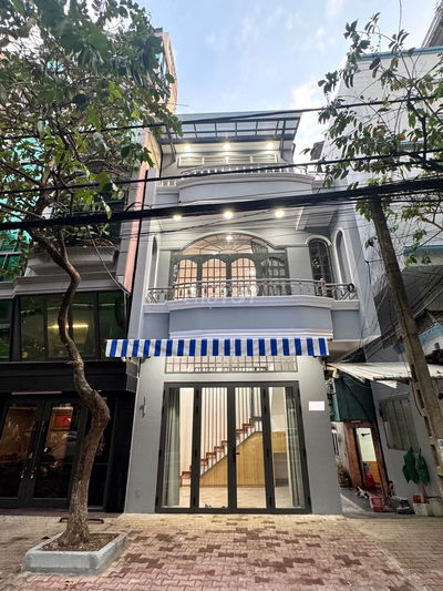 (CHÍNH CHỦ)MẶT TIỀN NGUYỄN ÁI QUỐC– 2 LẦU–GẦN CỔNG 2 A42-10 TR.Đ/THÁNG