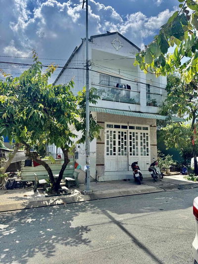 bán nhà 1trệt 1 lầu + 4 phòng trọ