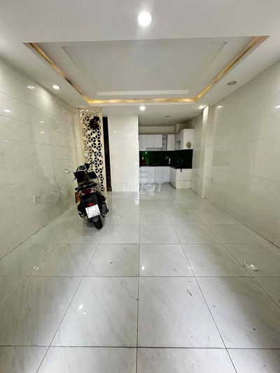 Nhà nguyên căn hẻm ô tô , 4 phòng ngủ, đường Lê Văn Quới , Bình Tân